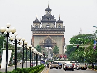 Patuxai seen from the front